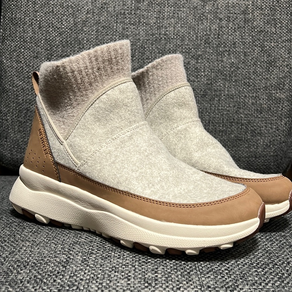 NEW Women’s Merrell Cloud Renew Bluff Snow Boot, Sz 9.5